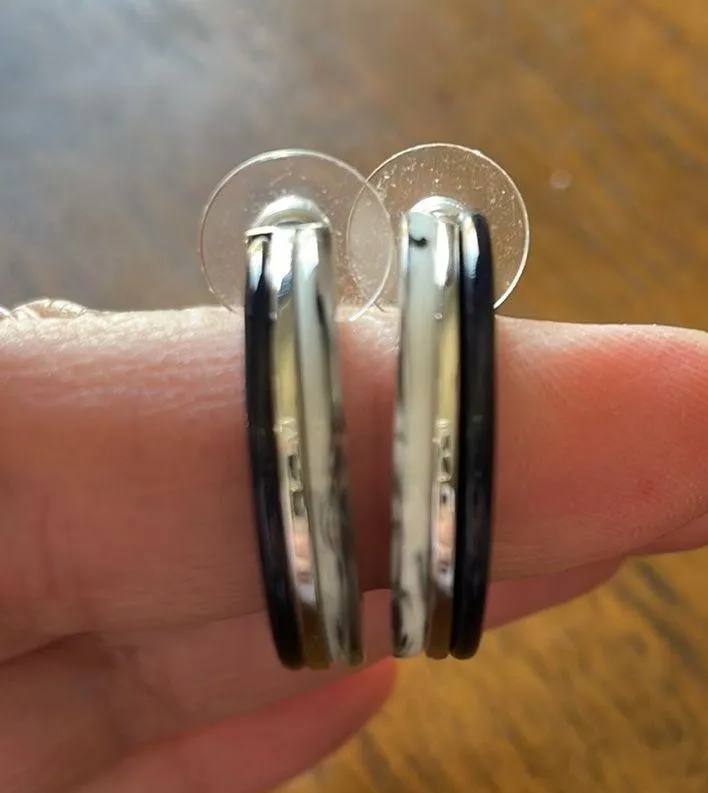 Resin hoop earrings - Image 6