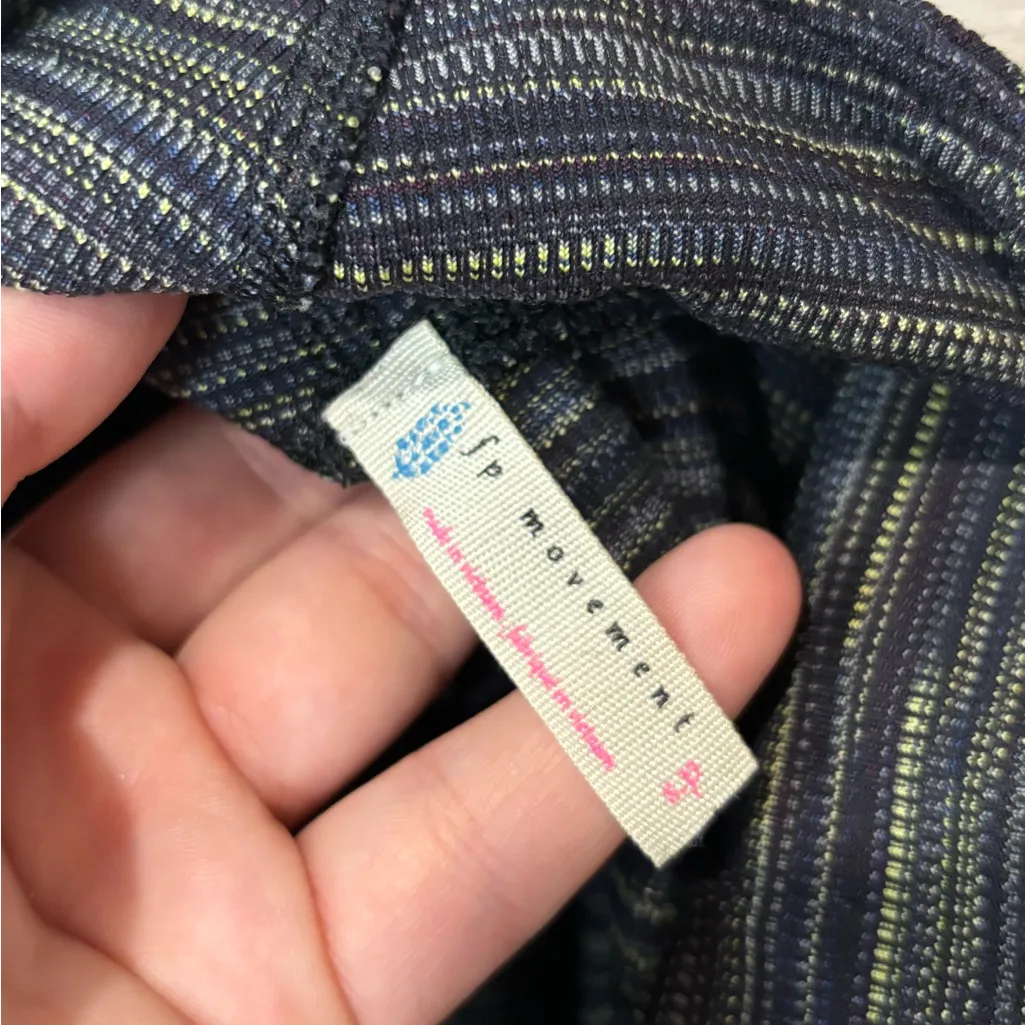 Free People Woman’s Roll Out Yoga Activewear Leggings Black and Yellow Sz Small - Image 8