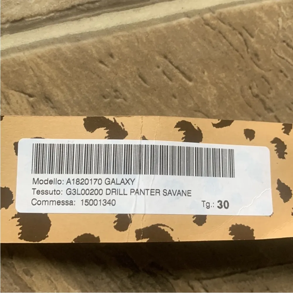 Ungaro Fever Galaxy Flare Leg Jeans Sz 30 NWT Blue - Image 15