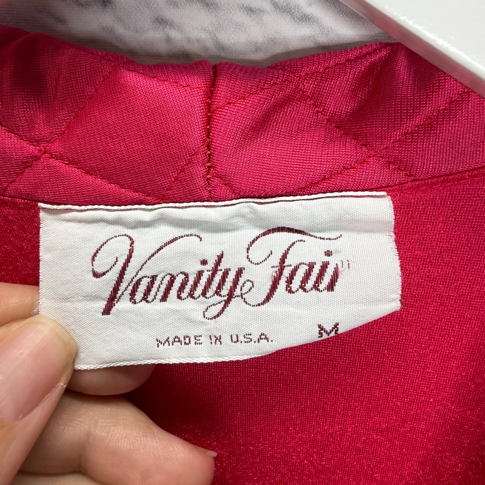 Vintage Vanity Fair Fleece Robe Housecoat Size M Bright Pink Nylon Blend Quilted - Image 5