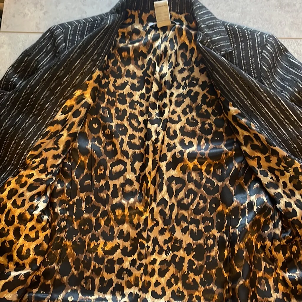 CAbi‎ Pinstripes Tapered Waist Cheetah Lining Career Blazer Women’s Size 6 - Image 13