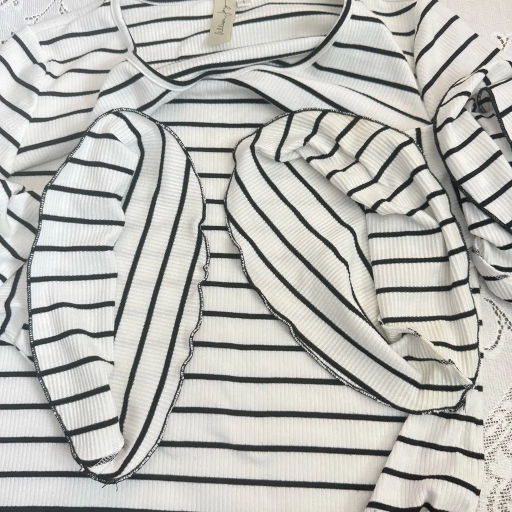 Allison Joy Black and White Striped Ruffle Bell Sleeve Boho Blouse size Small - Image 14