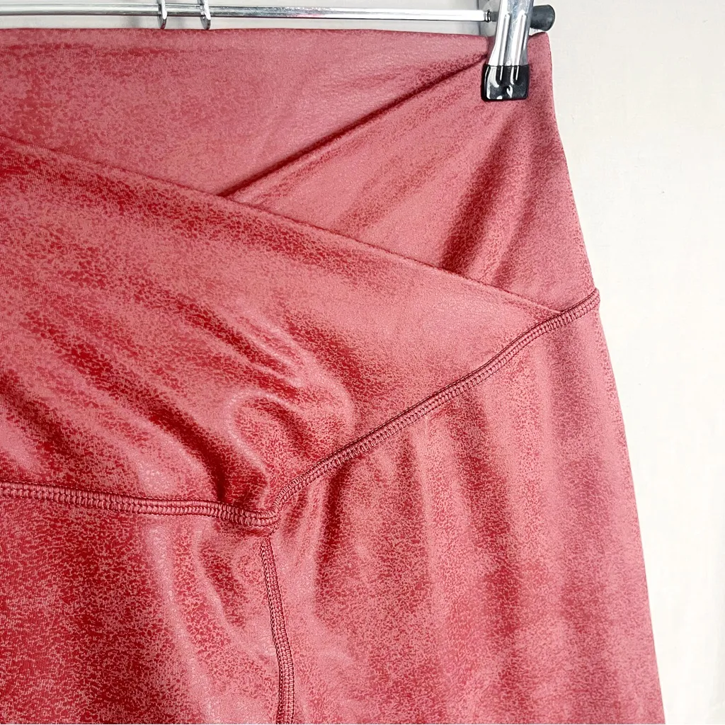 OFFLINE X AERIE | Pink Wax Coated Crossover Leggings Sz M - Image 4