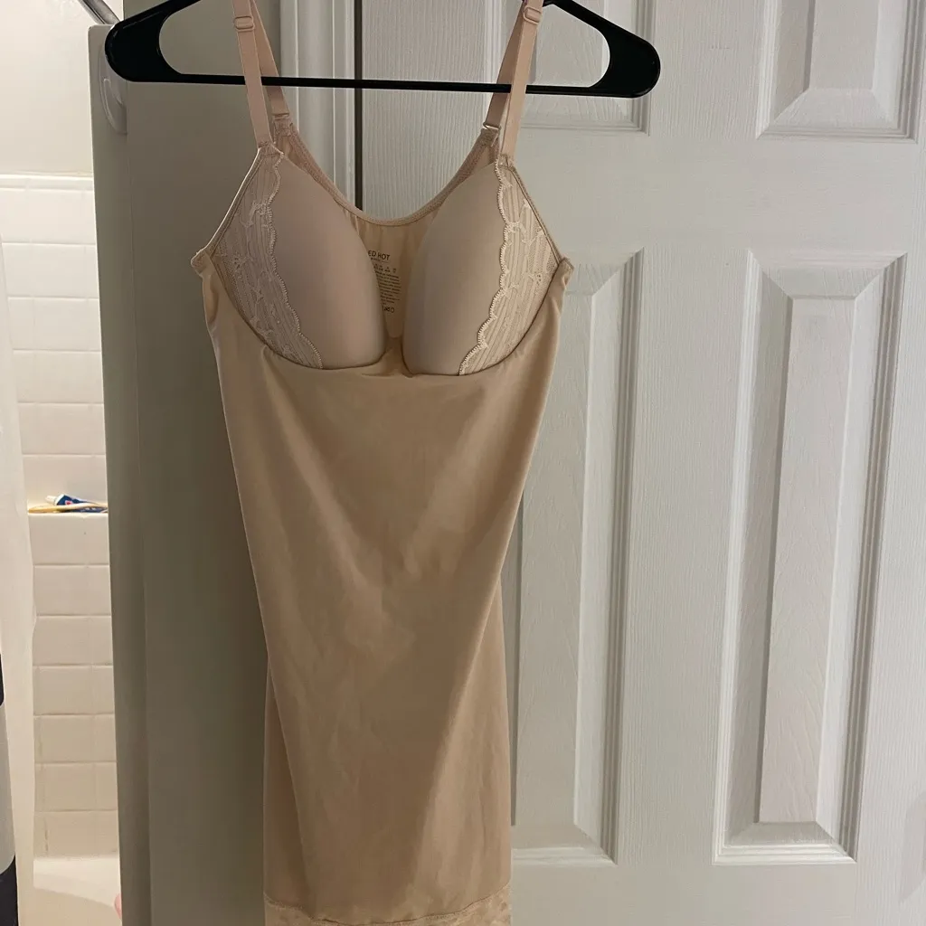 SPANX Nude Shapewear Slip Red Hot Large - Image 2