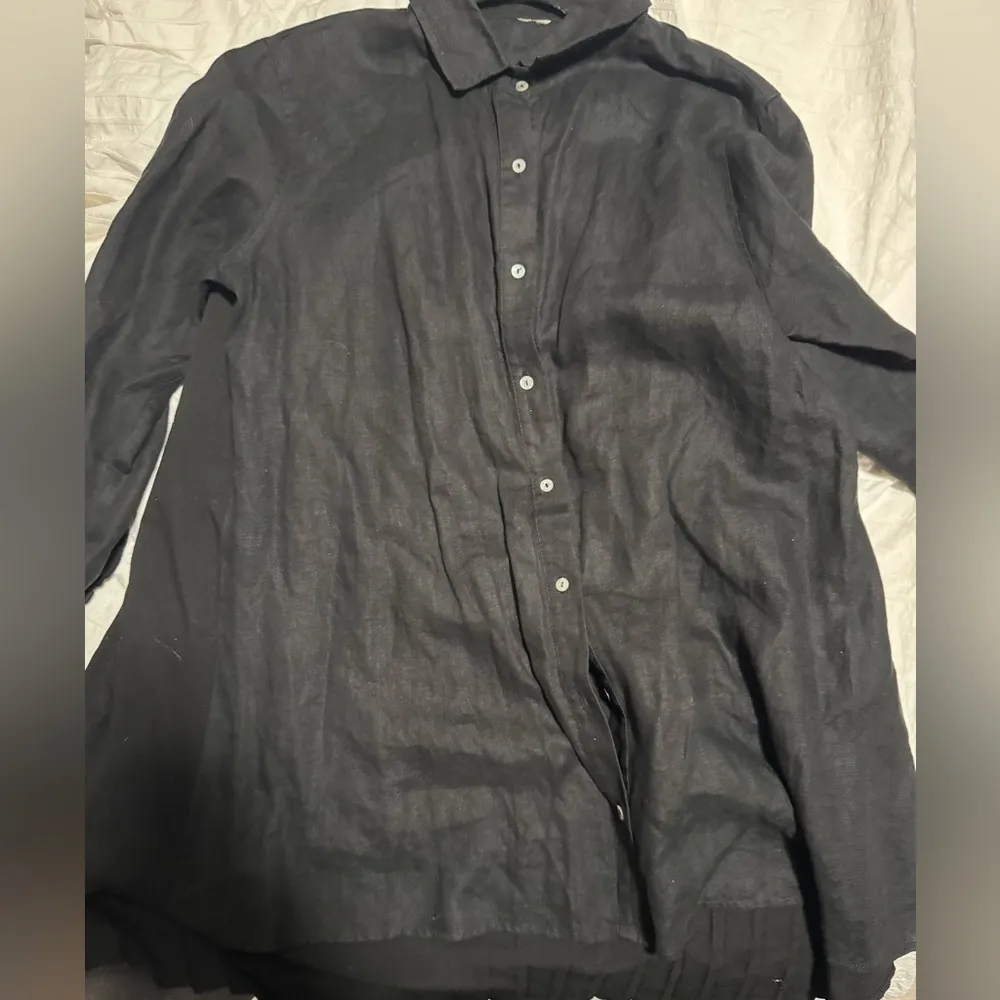 Comfy USA Pleated Black Long linen shirt in Size Small. Layered Look Piece - Image 7
