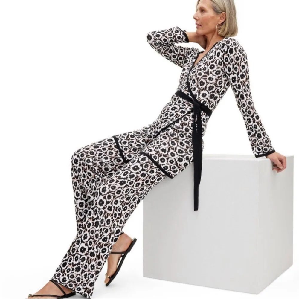 NWT DVF for Target Collab Long Sleeve Wrap Top Poppy Sweater Floral Knit Retro M - Image 3