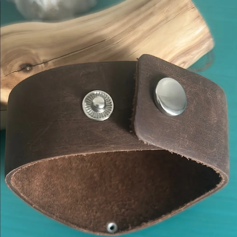 Turquoise Colored Dyed Howlite in Silver Tone Statement Leather Cuff Bracelet Blue - Image 4