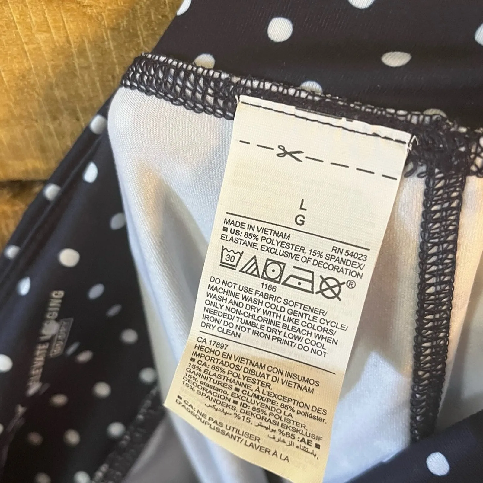 Old Navy Active Navy And White Polka Dot Elevate Leggings‎ Size Large - Image 9