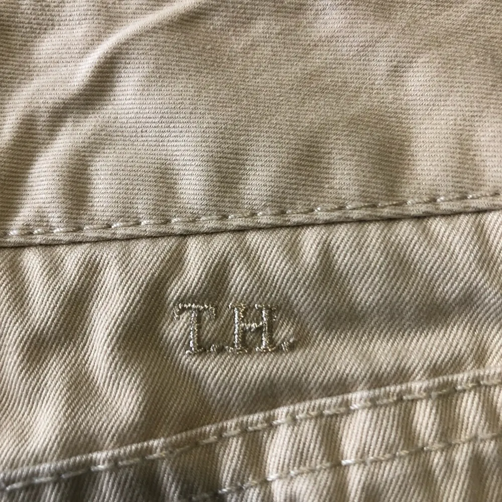 Tommy Hilfiger Shorts size 4 - Image 3