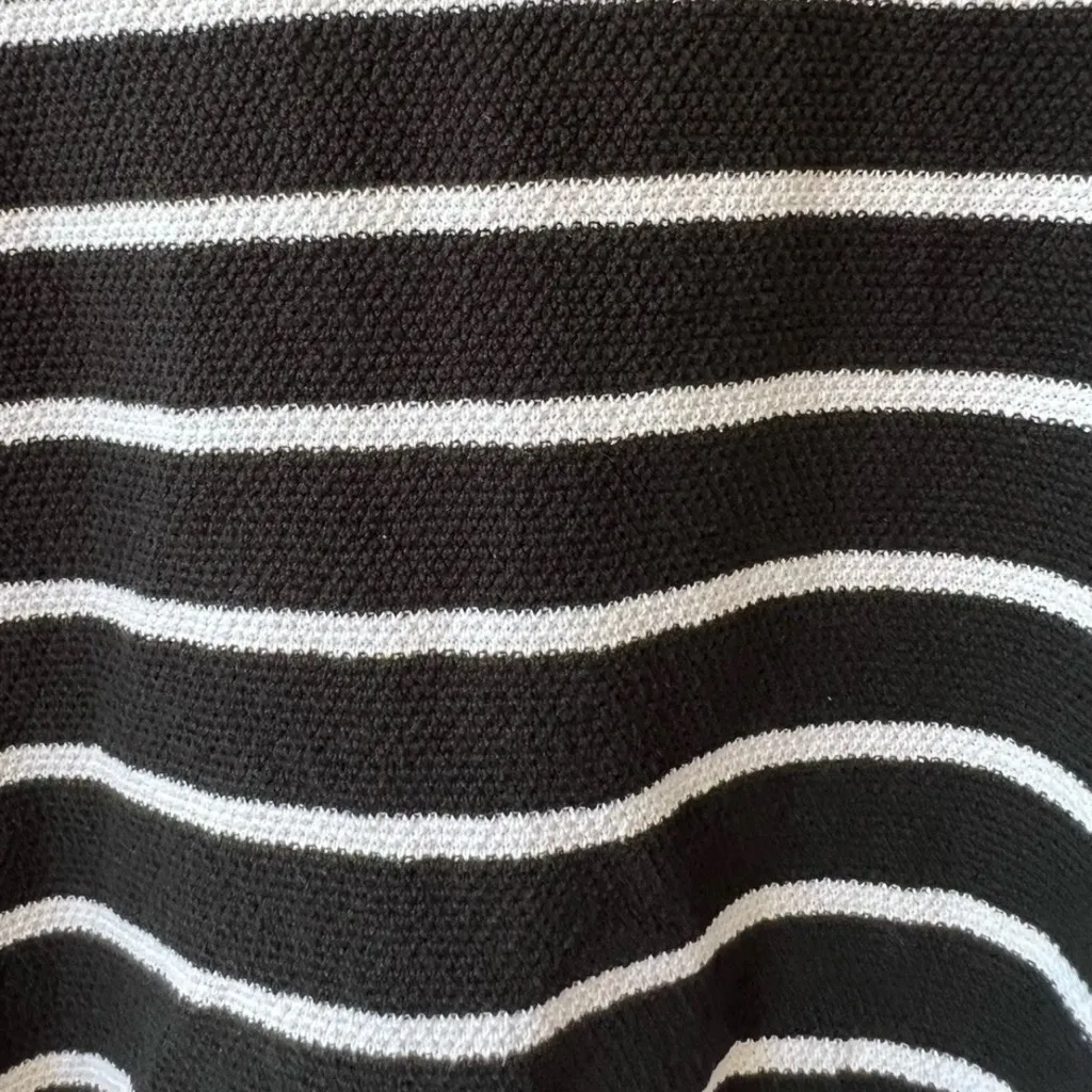 Lauren Ralph Lauren Rare Black & White Striped Cold Shoulder Sweater Size Medium - Image 9