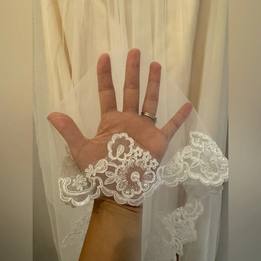 David’s Bridal Ivory A-line Wedding Dress Size 12 Full Length/Train With Veil - Image 5