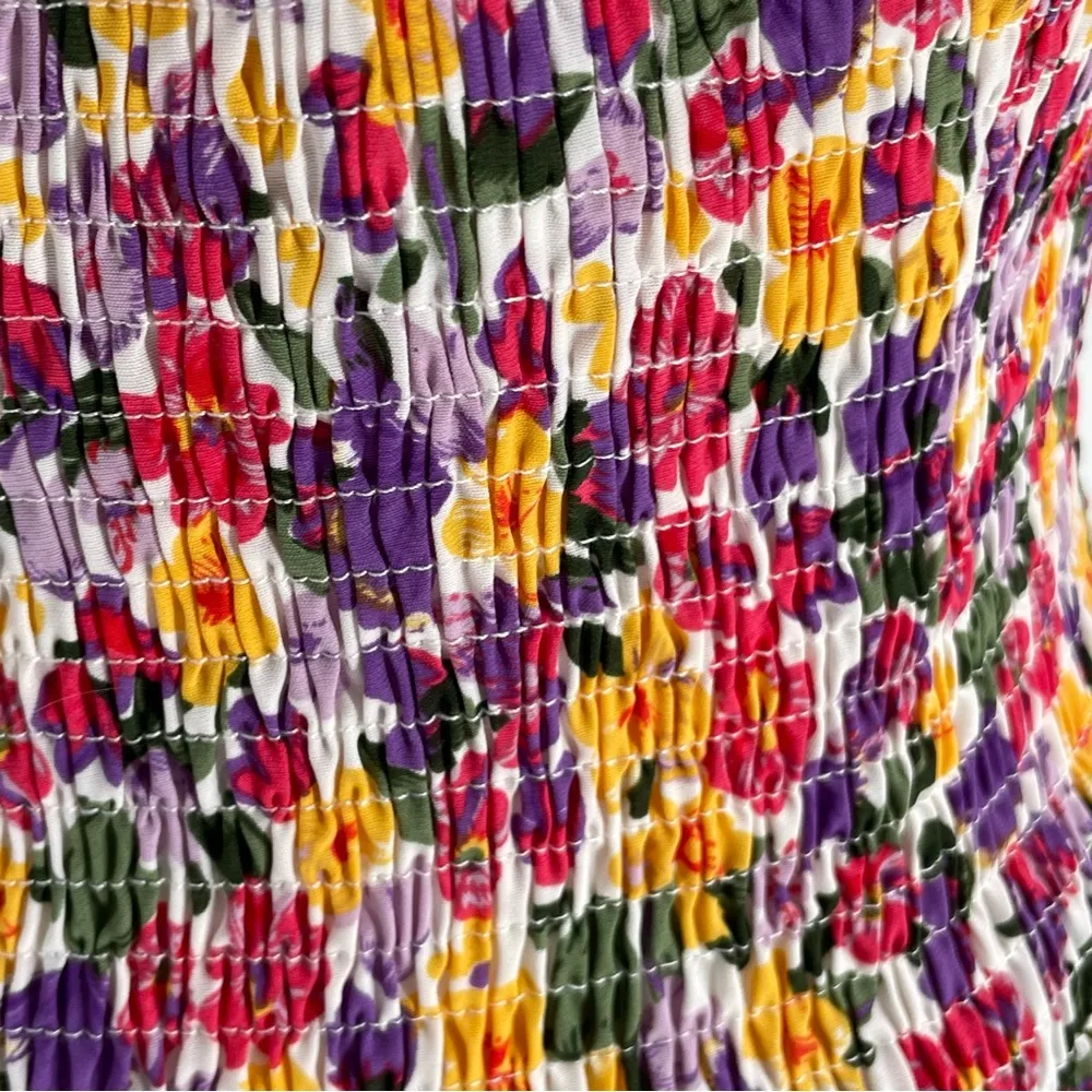 Women’s Smocked V - Image 5