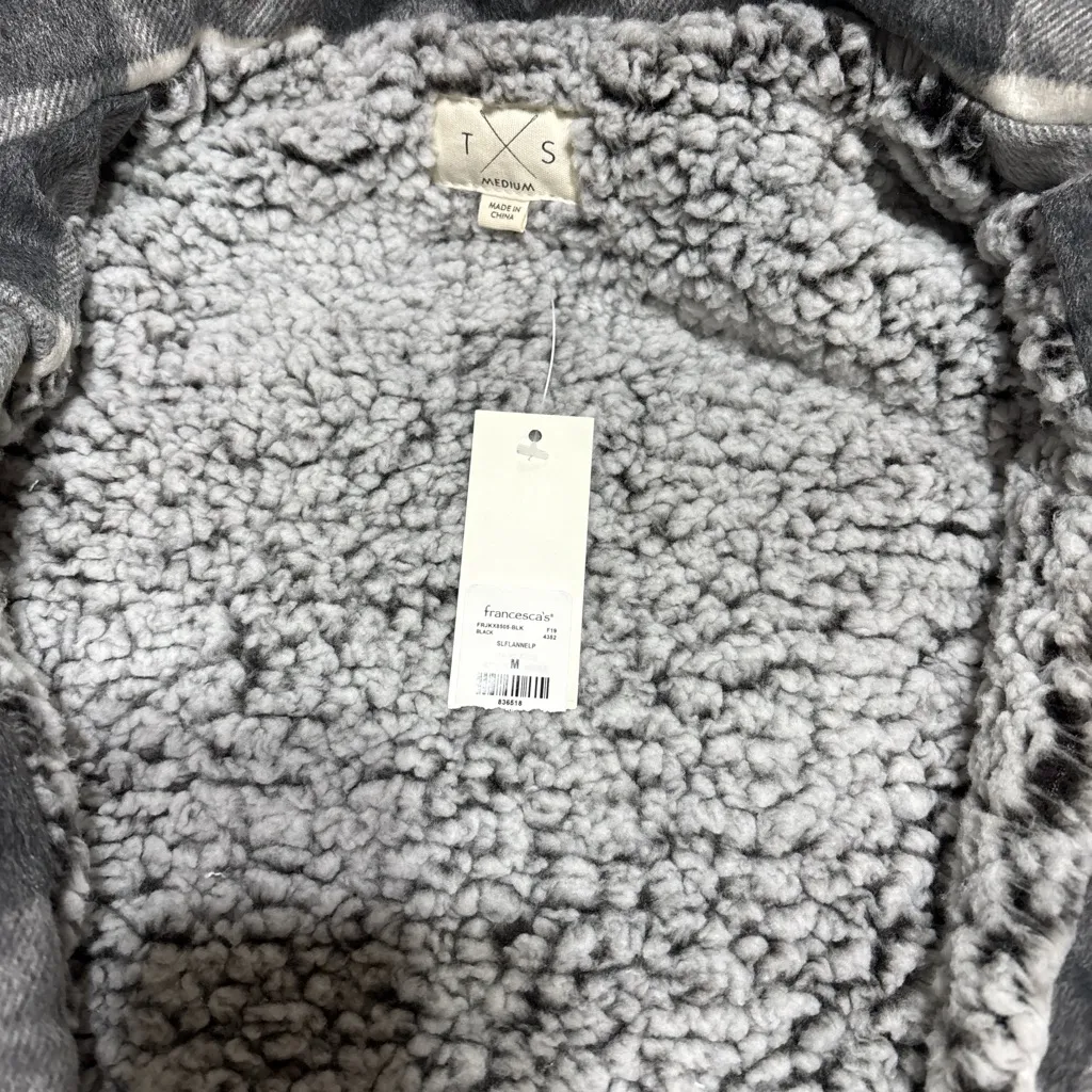 NWT Francesca’s Grey and Off - Image 2