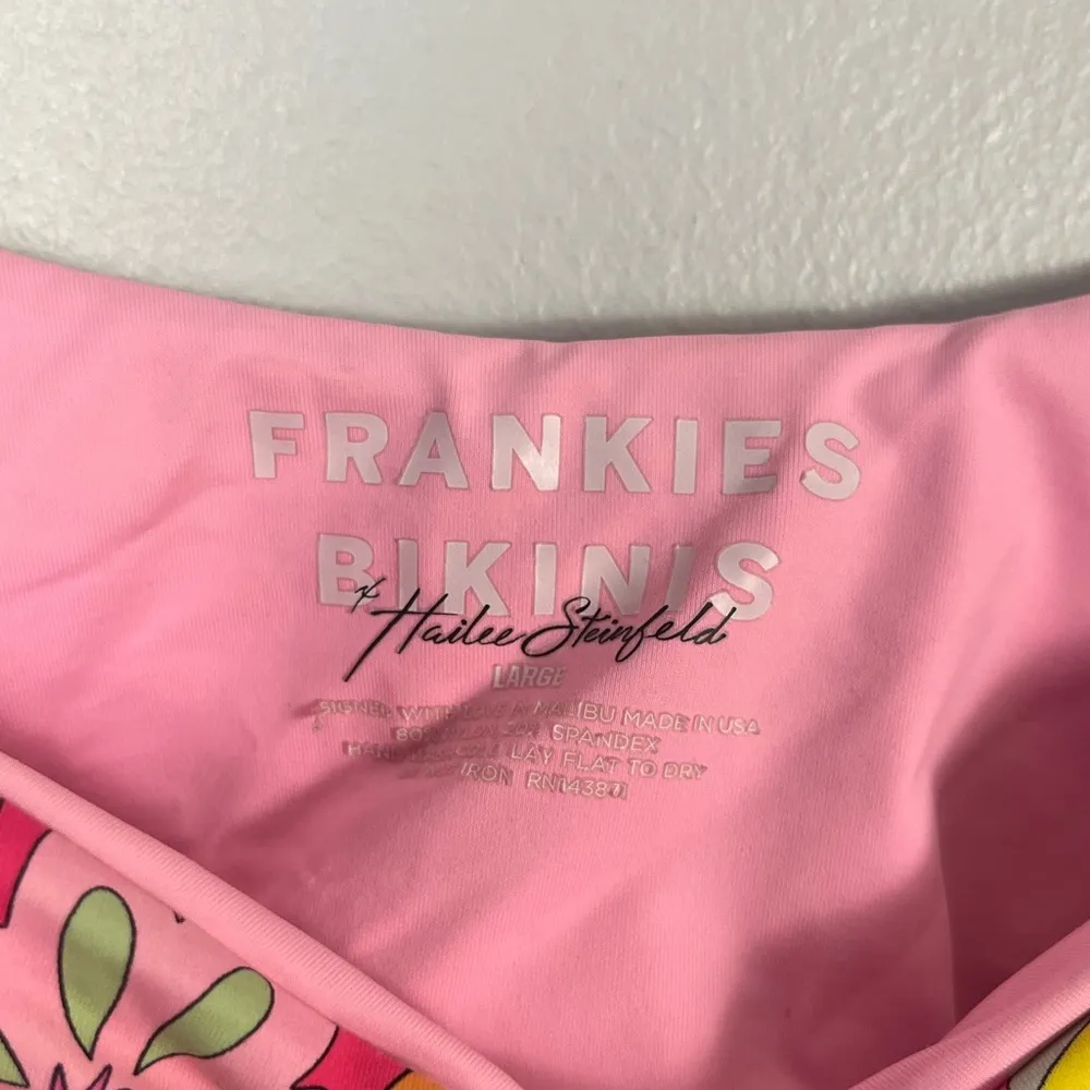 Frankie’s Bikinis x Hailee Steinfeld Far Out Collection swim top size large - Image 5