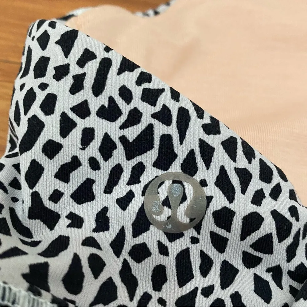 LULULEMON Rack Pack Bra Miss Mosaic White Posey Black White Luxtreme Sportsbra 6 - Image 13