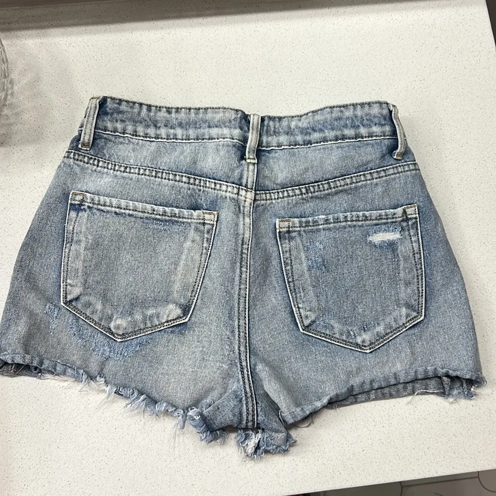 Cutoff Stone washed Jean shorts - Image 2
