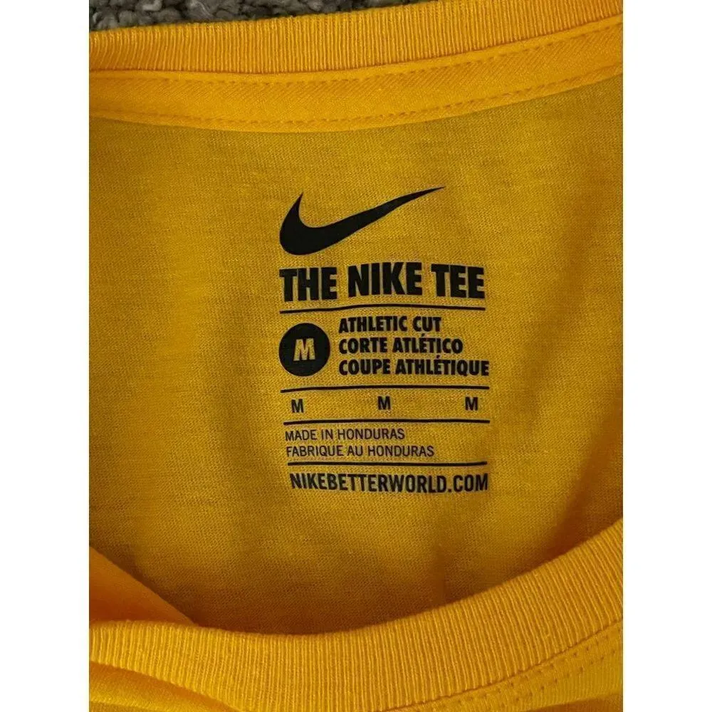 NWT Nike Women's Wichita State Shockers Short Sleeve Crewneck Tee Yellow M - Image 5