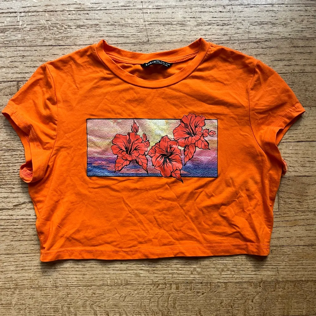 SHEIN Bright Orange Floral Graphic Crop Top - Image 4