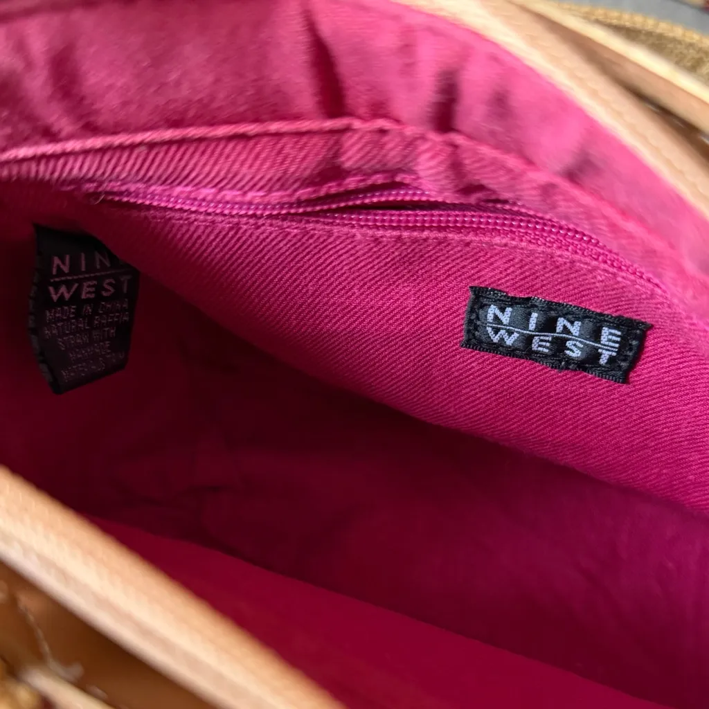 Nine West Y2K natural raffia mini crossbody purse with floral embroidery - Image 4