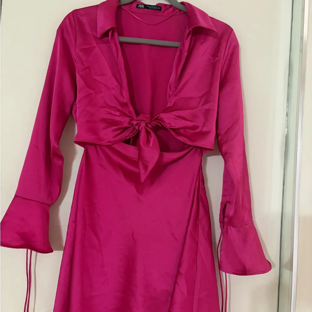 Zara Fuchsia Satin Tie-Front Robe - Image 9