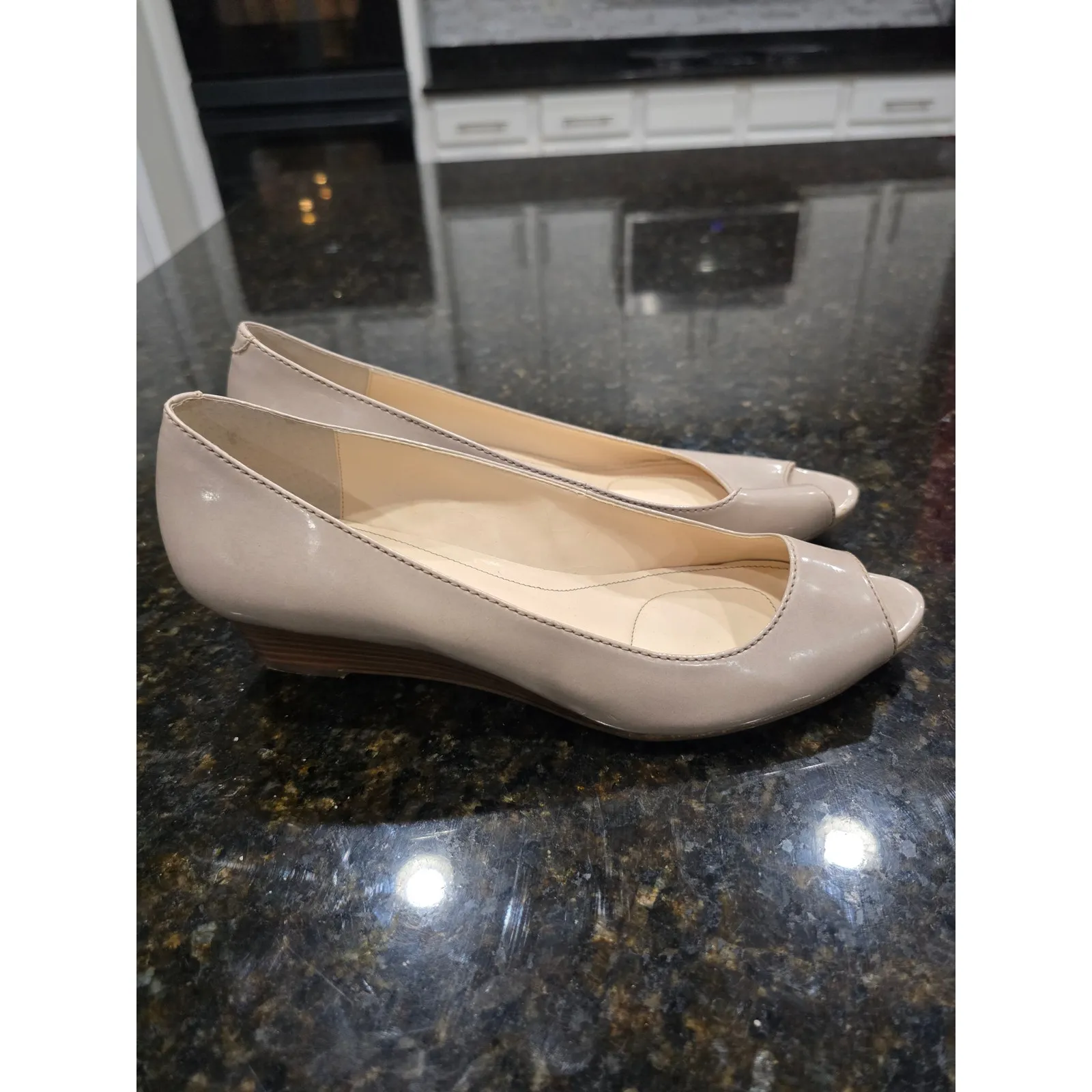 Calvin Klein Peep Toe Wedge Pumps Women's 7.5M Beige Patent Leather Comfort Heel - Image 4