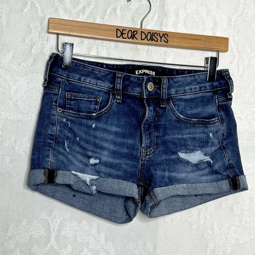 Express Shortie Relaxed Low Rise Jean Shorts - Image 4