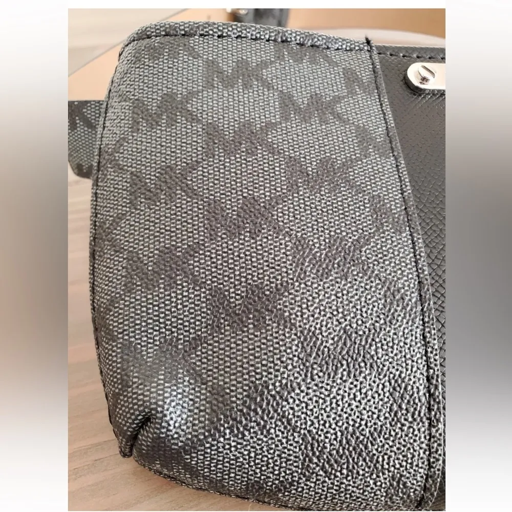 Michael Kors Black Signature MK Logo Belt Bag Waist Fanny Pack New S/M - Image 2