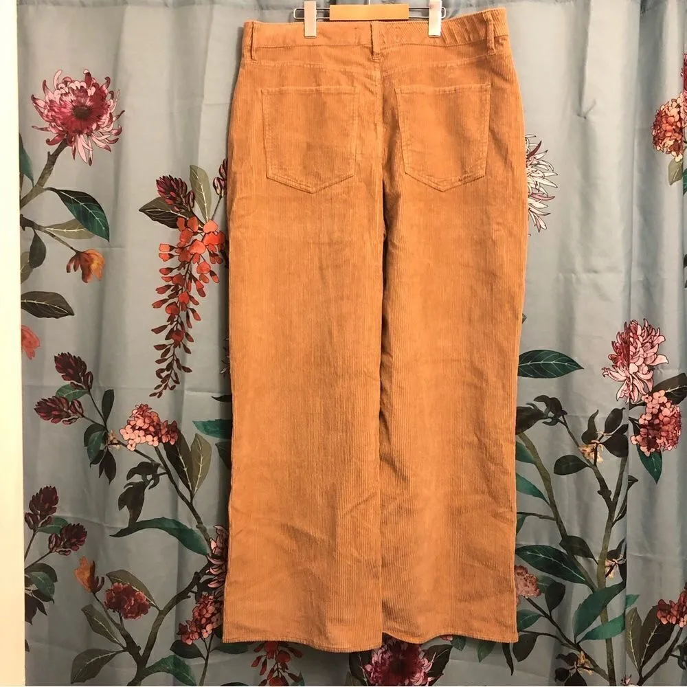 NWT- Hollister women ultra High-Rise Corduroy pants - R17/33 - light brown/gold - Image 6