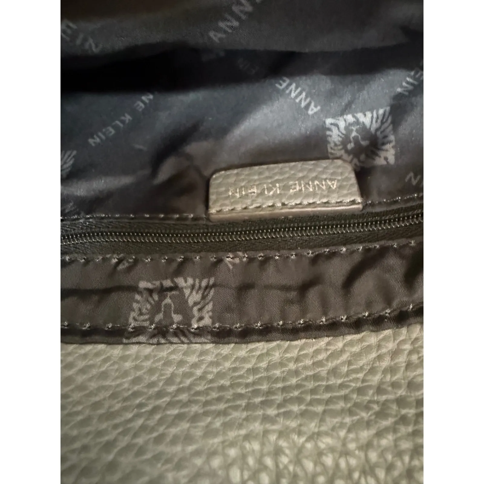 Anne Klein Grey Shoulder 3 pocket Purse Handbag Minimalist Pebbled Leather - Image 7