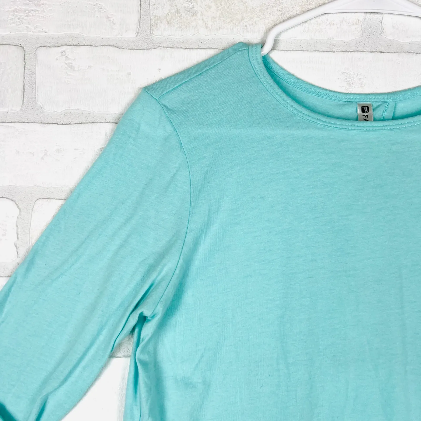 Fabletics ‎ XS Long Sleeve Top Open Back Activewear Tee Athletic Shirt - Image 9