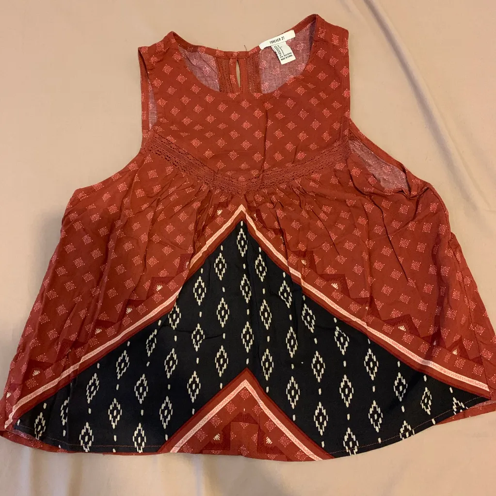 Red Southwestern open back top Size Small - Image 3