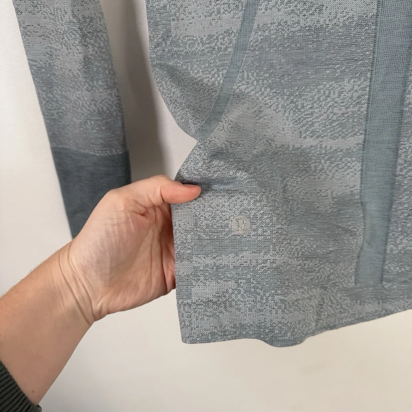 Lululemon Swiftly Speed Hooded Quarter 1/4 Zip Blue Thumbholes Gym Womens 2 - Image 7