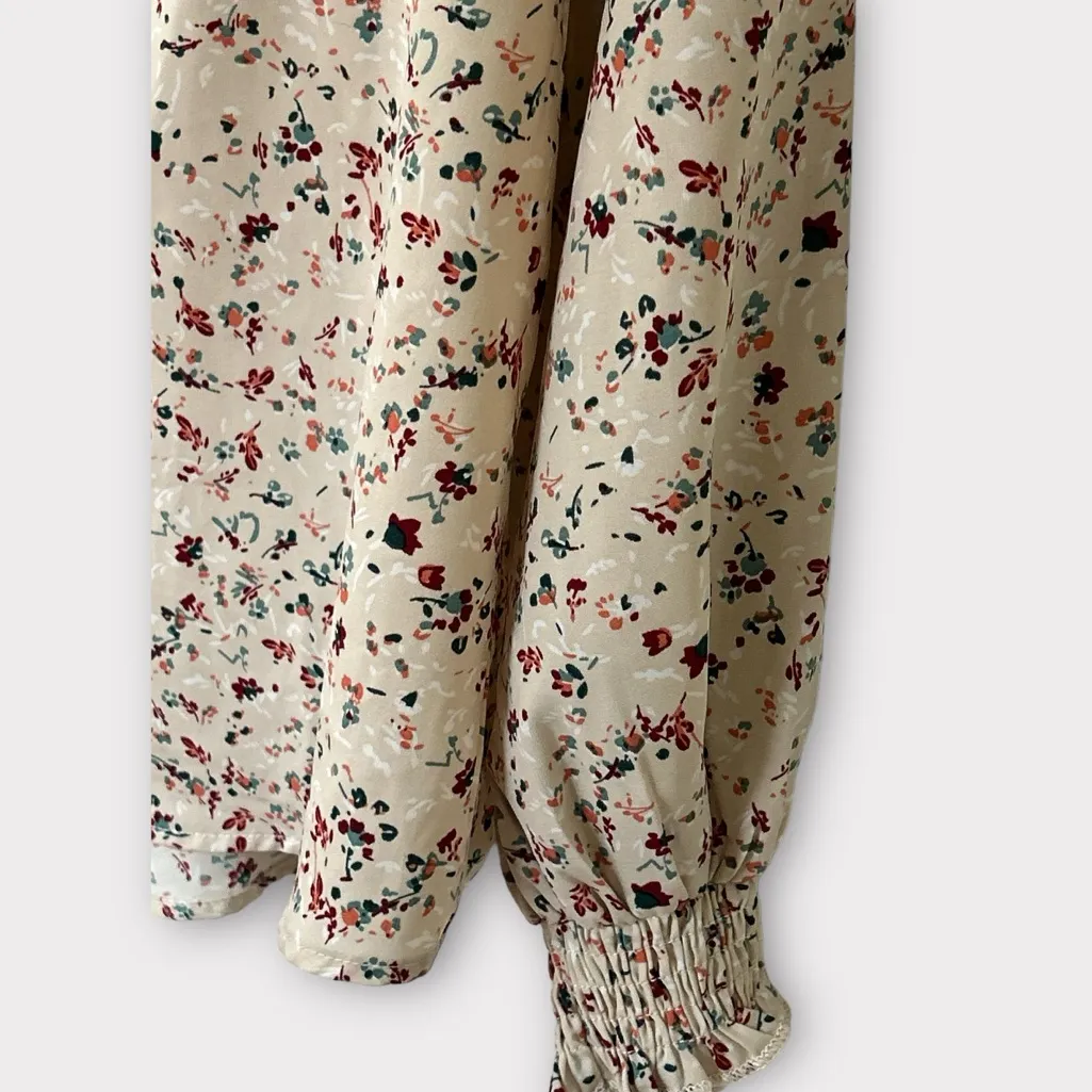 Betsey's Boutique Shop Floral Tunic Top Cinched Neck And Trim‎ Size Small - Image 4