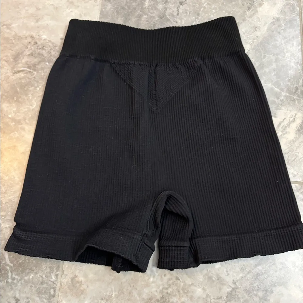 Free People Movement  short - Image 4