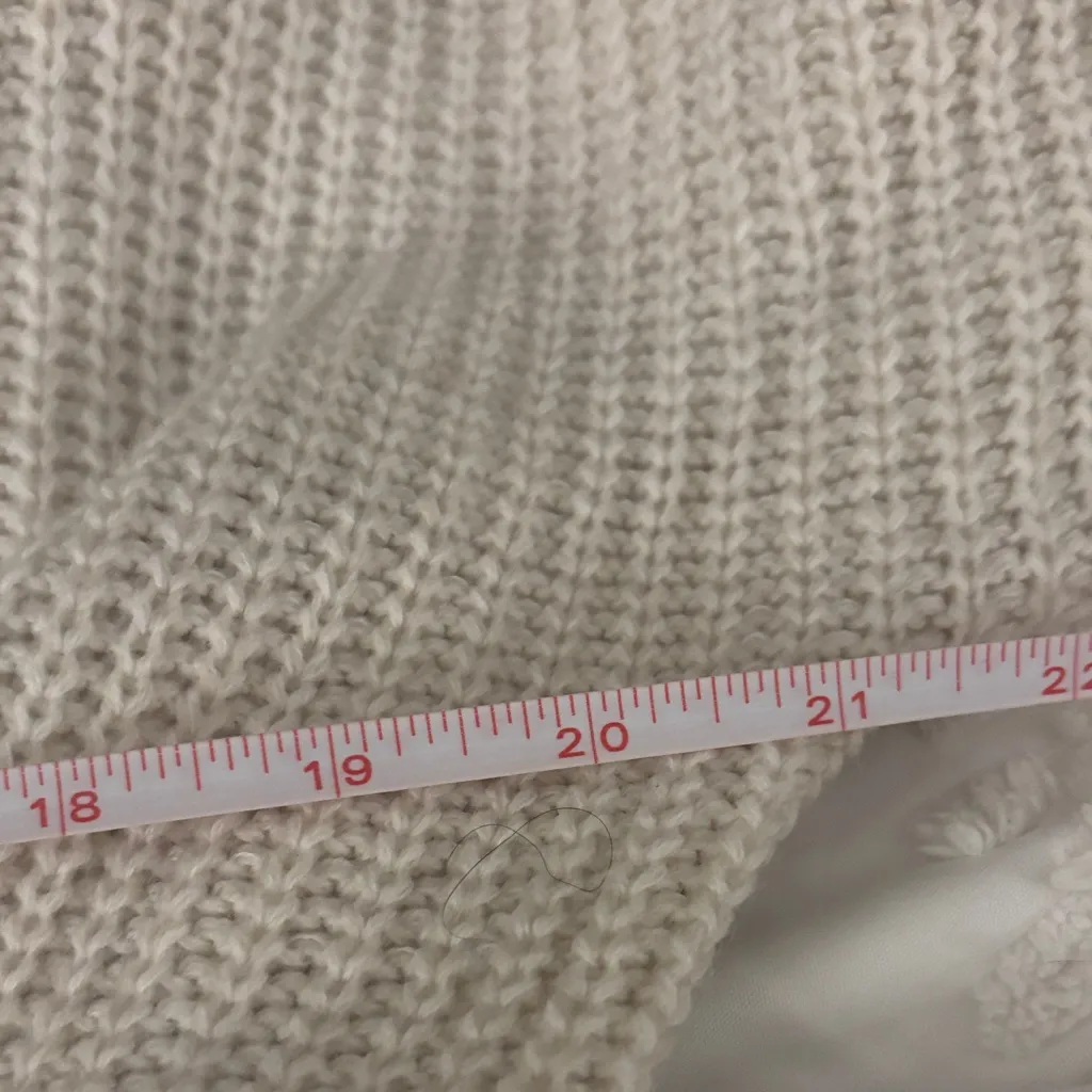 Miracle Women's Cream off shoulder Sweater Medium - Image 5