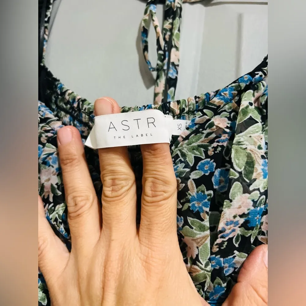 ASTR The Label FLORAL DRESS BY ASTR the label size XS NWT - Image 9