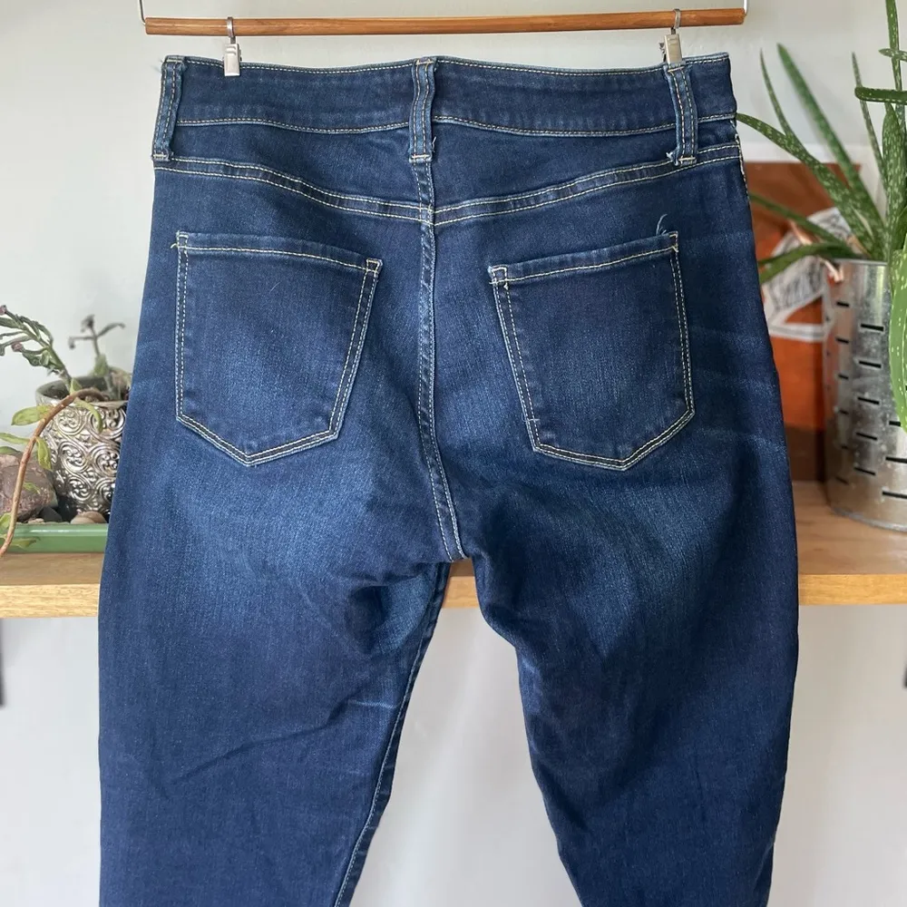 Arizona Class Dark Rinse Stretch Skinny Jean Size 5 - Image 4