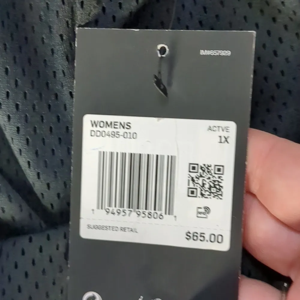 black red mesh standard fit basketball shorts size 1X - Image 3