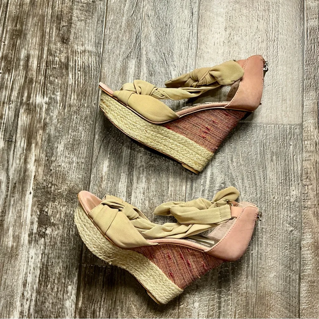 RACHEL Rachel Roy Tan and Pink Wedge Sandals Size 7 - Image 10