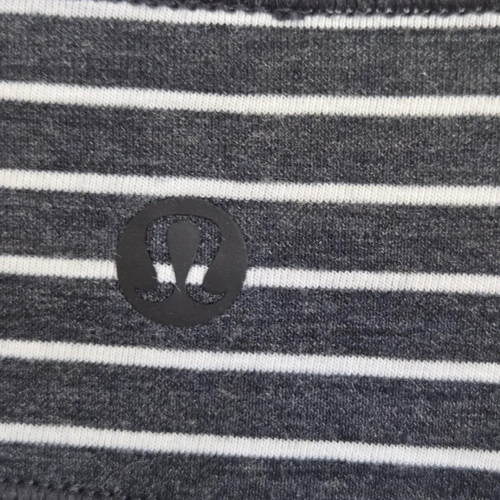 Lululemon To The Point Yoga Womens Gray Stripe Long Slv Tie Asymmetrical small - Image 5
