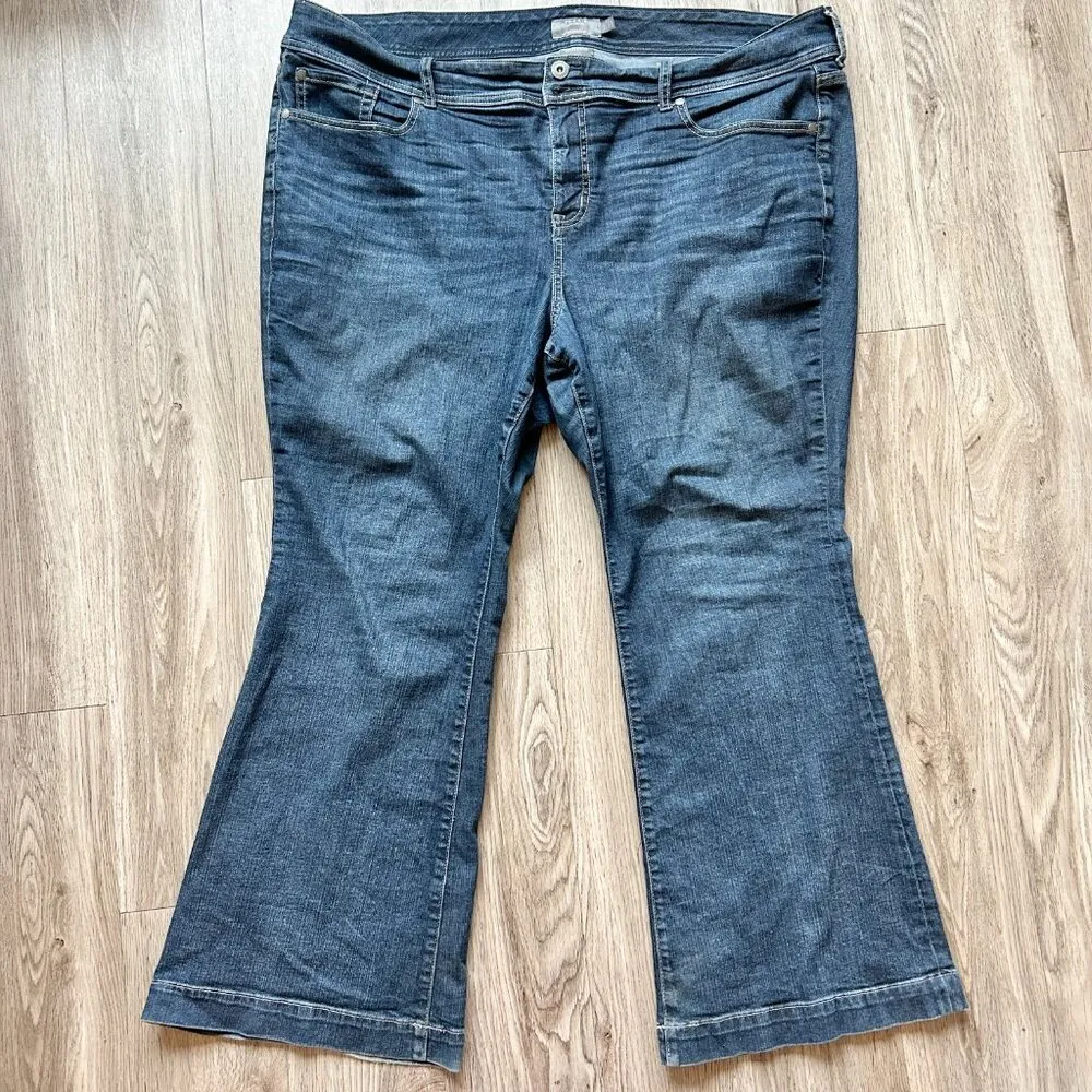 Torrid Vintage Stretch Mid-Rise Dark Wash Flare Jeans Size 24S - Image 2