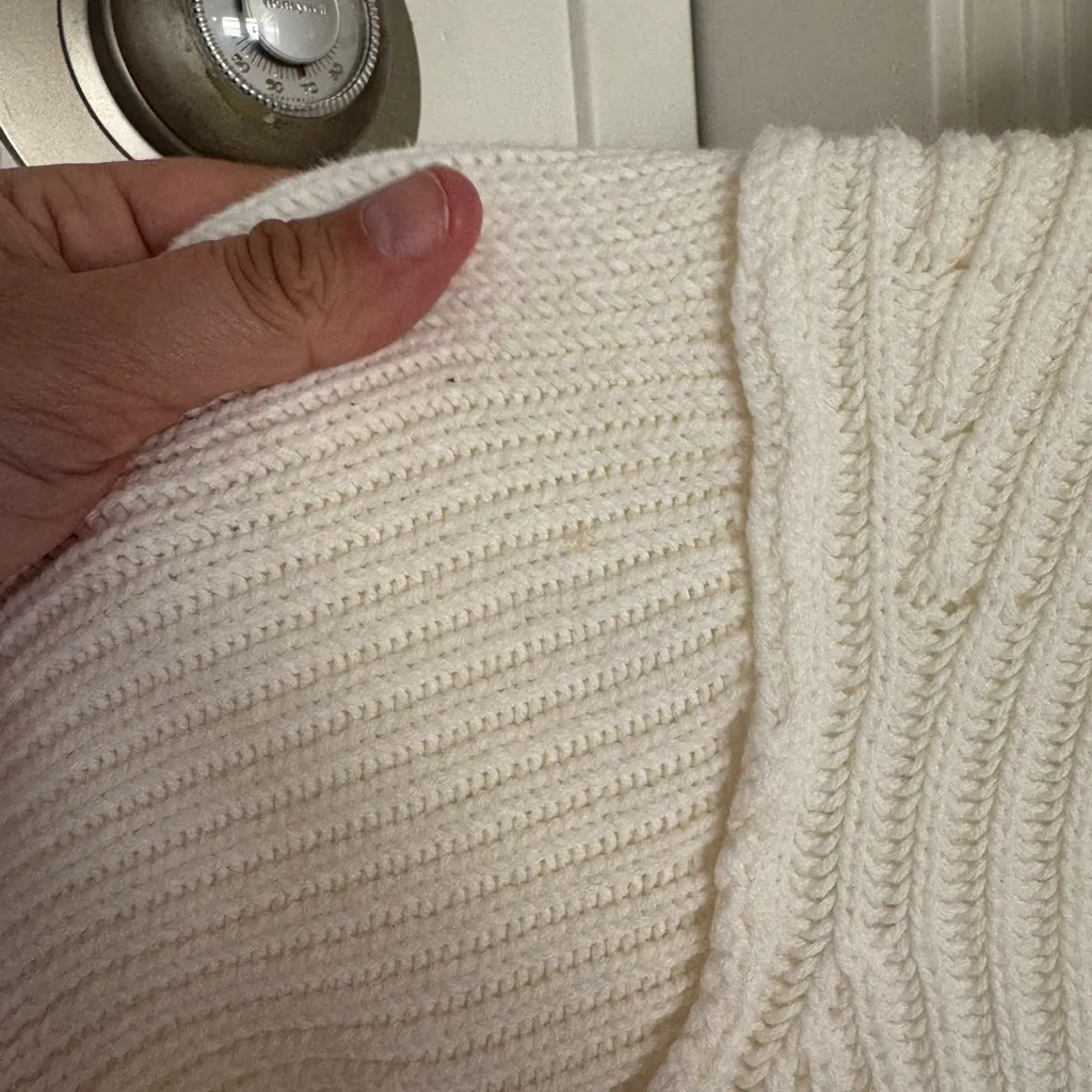 Free People Layer Cake oversized white sweater size medium - Image 5