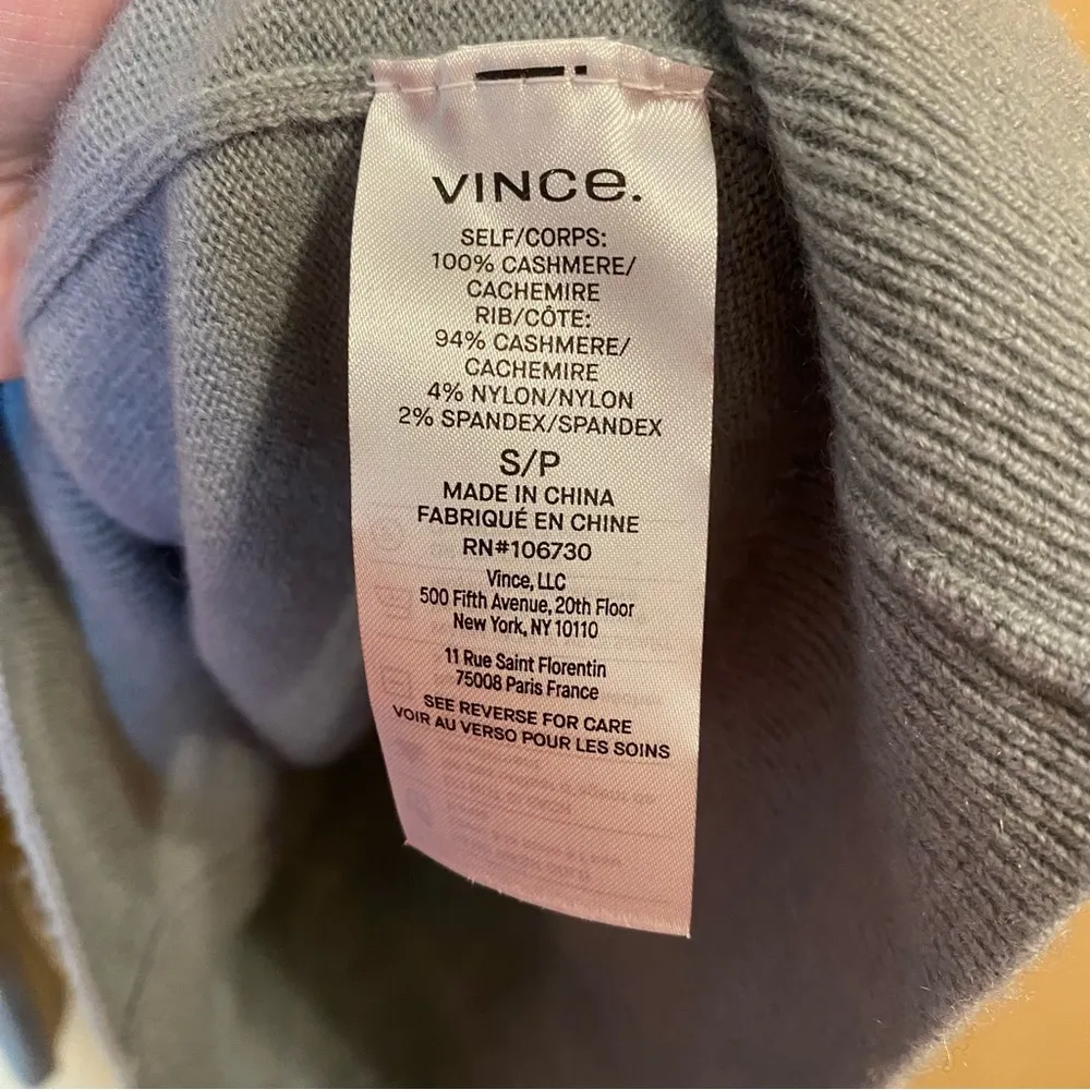 Vince V Neck 100% Cashmere Sweater Size Small - Image 3