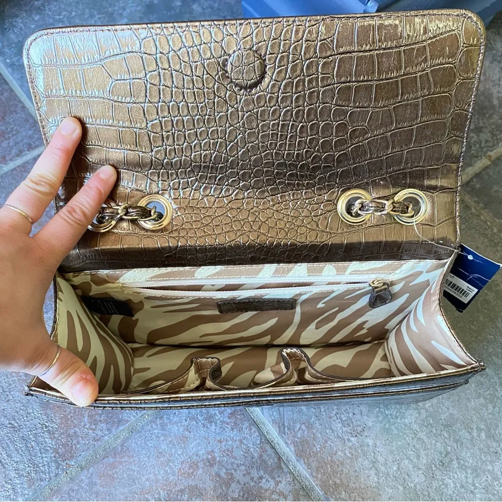 •Anne Klein faux leather crocodile shoulder bag NWT• - Image 6