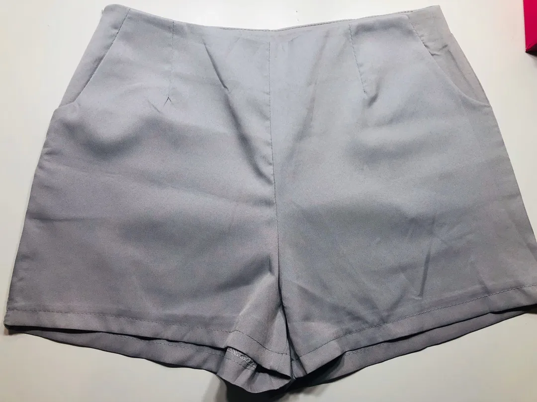 Shorts Size M - Image 3