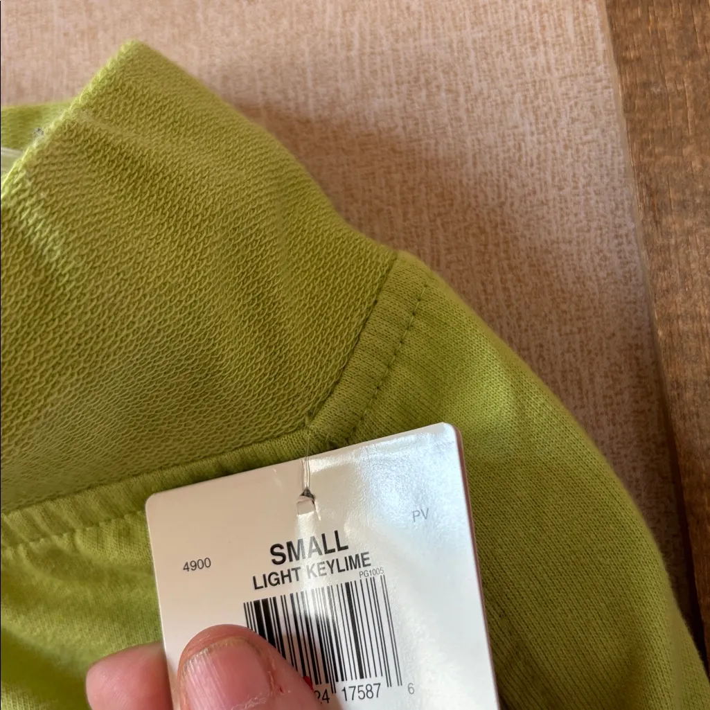 Hanes ladies Bright Green cropped slacks small NWT - Image 3