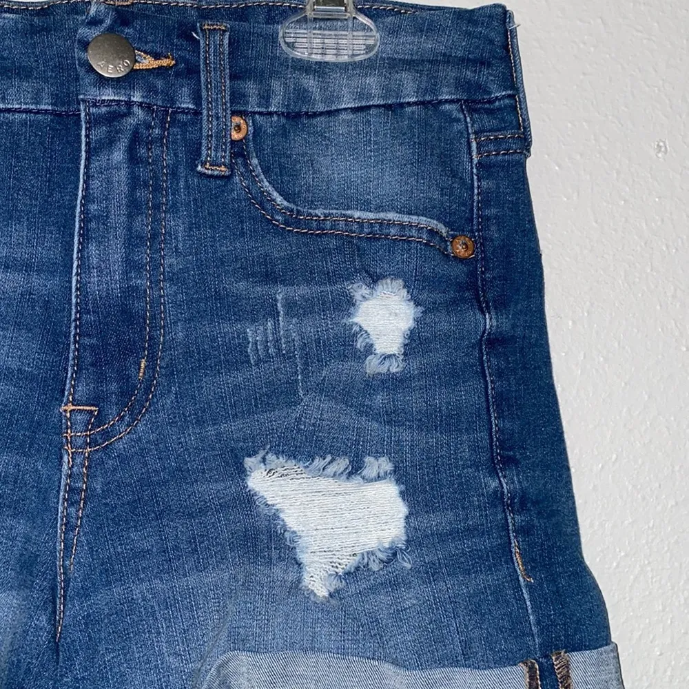 NWOT aeropostale high rise curvy 3” denim shorts - Image 2
