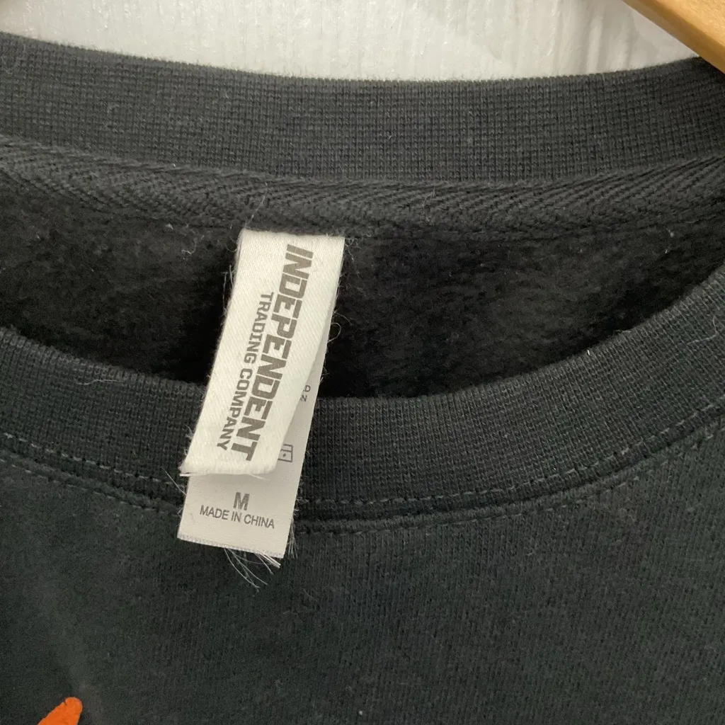 Black and Orange Graphic Women's Sweater Size M - Image 3