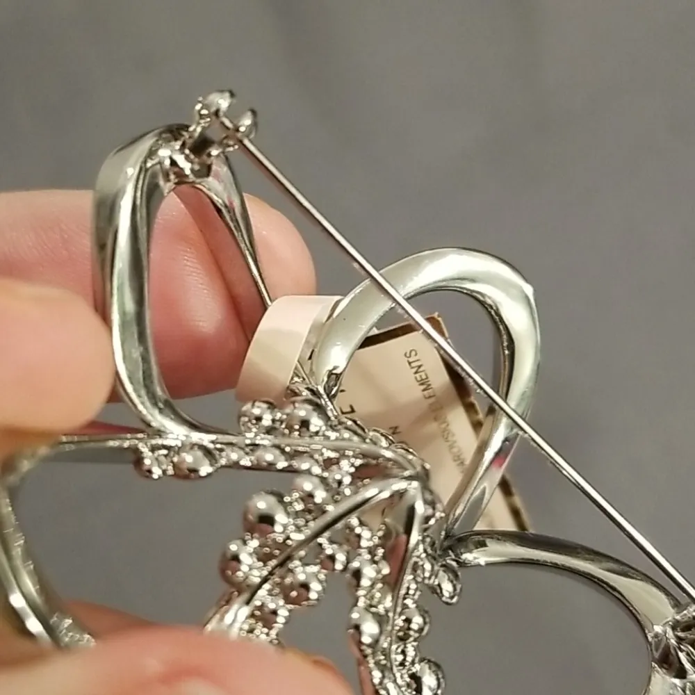 💕TED BAKER💕 *FLAWED/DEFECTIVE* Belvas Silver Crystal Blossom Brooch - Image 7