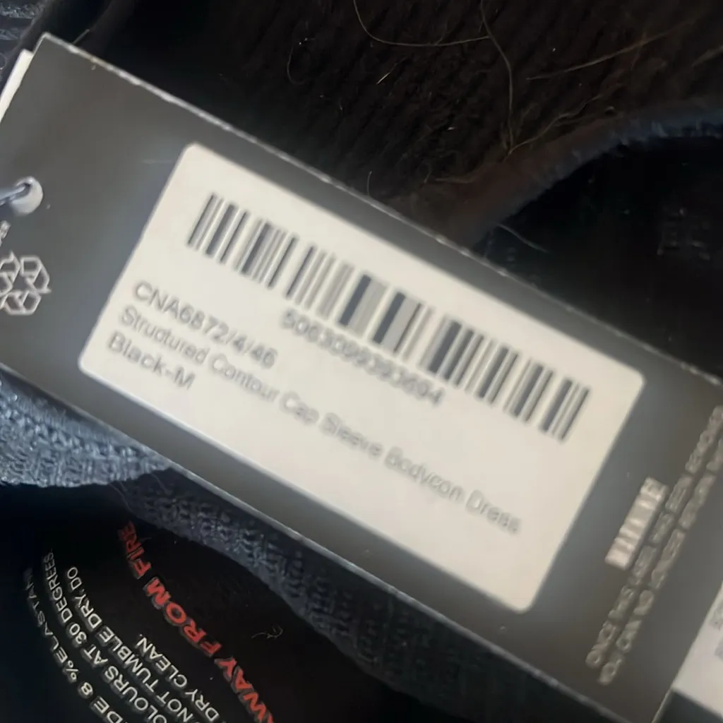 Pretty Little Thing Structured cap sleeve dress NWT - Image 9